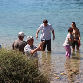 505 unsere Damen u Herren mit heissen Fuessen im Alpsee.JPG